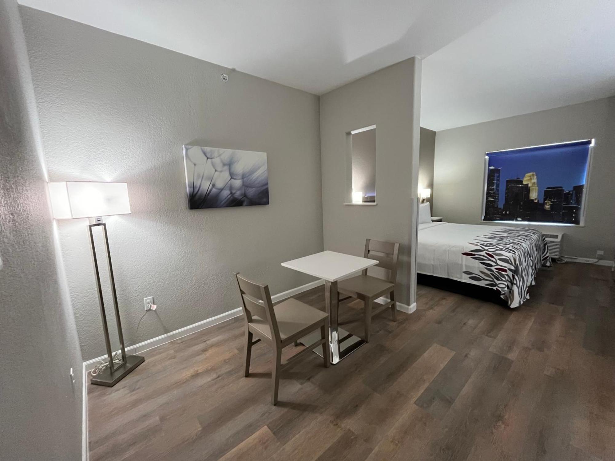 Red Roof Plus San Antonio Northeast 외부 사진